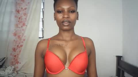 Snapshot of sexxypixie chatting on April 5, 10:45 am sexxypixie online show from April 5, 10:45 am