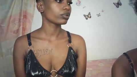 Snapshot of sexxypixie chatting on April 7, 10:48 am sexxypixie online show from April 7, 10:48 am