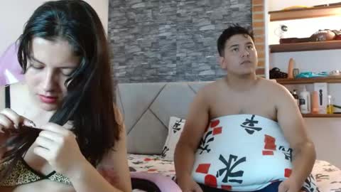 Snapshot of sexxyy_couple_ chatting on June 5, 8:58 pm Sexxy-Couple online show from June 5, 8:58 pm