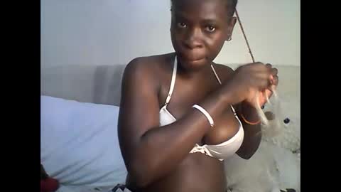 Snapshot of sexy_annbel chatting on April 19, 11:31 am Ann online show from April 19, 11:31 am