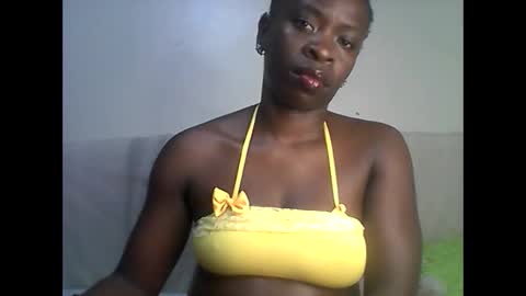 Snapshot of sexy_annbel chatting on April 29, 10:27 pm Ann online show from April 29, 10:27 pm