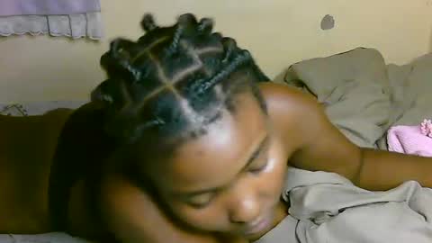 Snapshot of sexy_banice chatting on June 14, 6:43 pm sexy_banice online show from June 14, 6:43 pm