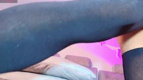 sexy_bellaa online show from April 8, 9:04 pm