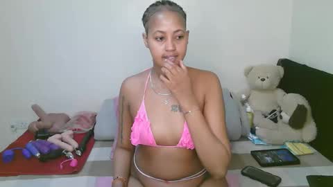 Snapshot of sexy_bluegirl chatting on May 5, 10:23 am sexy_bluegirl online show from May 5, 10:23 am