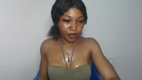sexy_bluey247 online show from April 6, 4:52 pm