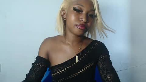 Snapshot of sexy_bluey247 chatting on April 23, 3:58 pm sexy_bluey247 online show from April 23, 3:58 pm