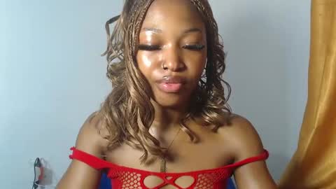 Snapshot of sexy_bluey247 chatting on May 6, 3:39 pm sexy_bluey247 online show from May 6, 3:39 pm