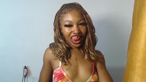 Snapshot of sexy_bluey247 chatting on May 13, 6:11 am sexy_bluey247 online show from May 13, 6:11 am