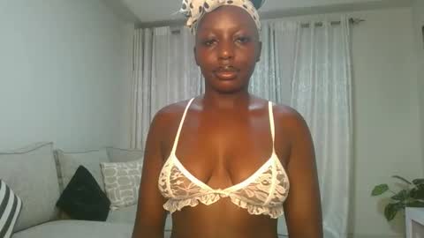 Snapshot of sexy_candia chatting on April 13, 11:37 am Stacy online show from April 13, 11:37 am