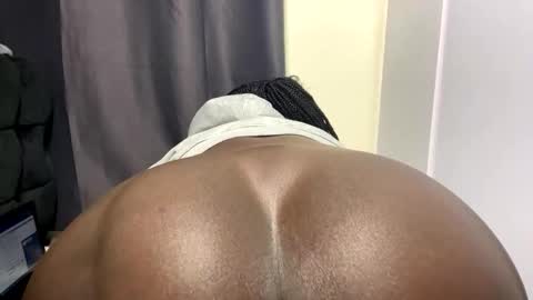 Snapshot of sexy_chocolate001 chatting on May 25, 9:54 pm sexy_chocolate001 online show from May 25, 9:54 pm