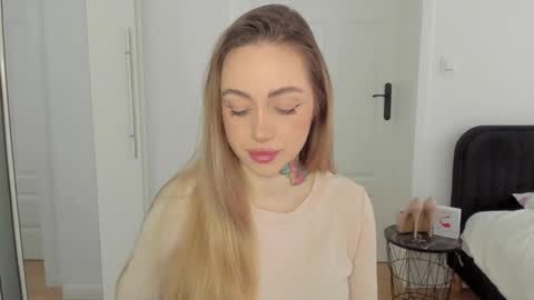 C o r a l i e online show from January 29, 8:08 am