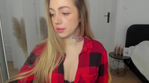 C o r a l i e online show from January 31, 8:54 am