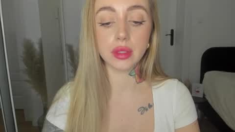 C o r a l i e online show from March 11, 6:30 pm