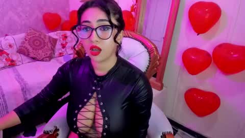  C R I S T A L  online show from February 20, 10:48 pm