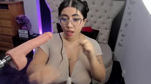  C R I S T A L  online show from October 20, 9:48 pm