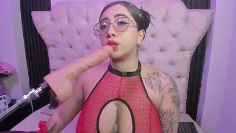 Snapshot of sexy_cristall chatting on March 6, 10:17 pm C R I S T A L online show from March 6, 10:17 pm
