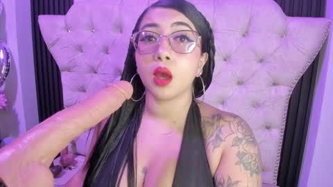 Snapshot of sexy_cristall chatting on April 9, 6:57 pm C R I S T A L online show from April 9, 6:57 pm