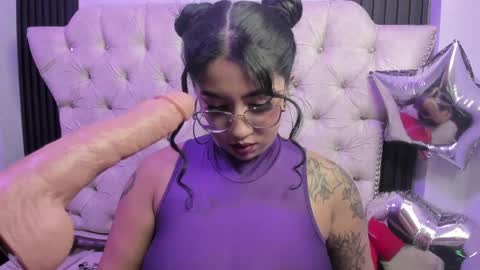 Snapshot of sexy_cristall chatting on April 19, 7:38 pm C R I S T A L online show from April 19, 7:38 pm