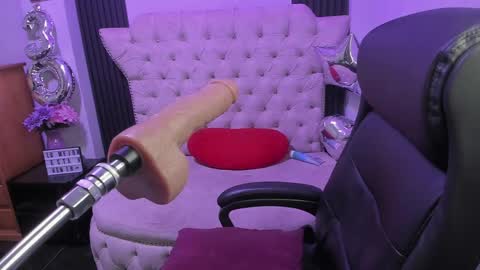 Snapshot of sexy_cristall chatting on May 16, 8:18 pm C R I S T A L online show from May 16, 8:18 pm