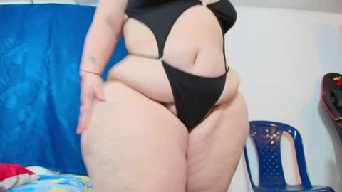 Snapshot of sexy_curvi chatting on June 2, 3:14 pm karla instagram online show from June 2, 3:14 pm
