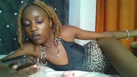 Snapshot of sexy_ebony_nica chatting on January 31, 3:00 pm sexy_ebony_nica online show from January 31, 3:00 pm