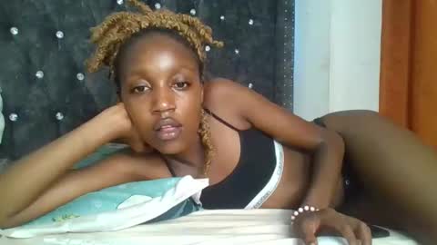 Snapshot of sexy_ebony_nica chatting on February 7, 2:26 pm sexy_ebony_nica online show from February 7, 2:26 pm