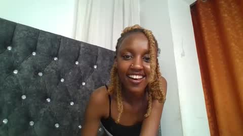 Snapshot of sexy_ebony_nica chatting on February 13, 9:17 pm sexy_ebony_nica online show from February 13, 9:17 pm