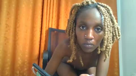 Snapshot of sexy_ebony_nica chatting on February 15, 9:37 pm sexy_ebony_nica online show from February 15, 9:37 pm