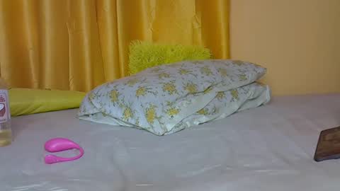 Snapshot of sexy_esther92 chatting on June 2, 4:03 am sexy_esther92 online show from June 2, 4:03 am