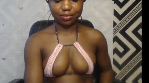 Snapshot of sexy_floral chatting on September 30, 9:14 am Angela online show from September 30, 9:14 am