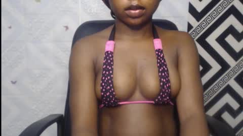 Snapshot of sexy_floral chatting on October 2, 7:26 am Angela online show from October 2, 7:26 am