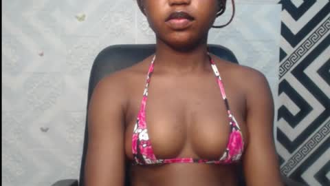 Snapshot of sexy_floral chatting on October 4, 10:46 am Angela online show from October 4, 10:46 am