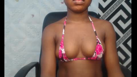 Snapshot of sexy_floral chatting on October 15, 9:15 pm Angela online show from October 15, 9:15 pm