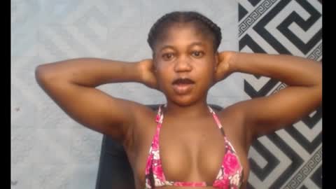 Snapshot of sexy_floral chatting on October 16, 9:21 am Angela online show from October 16, 9:21 am