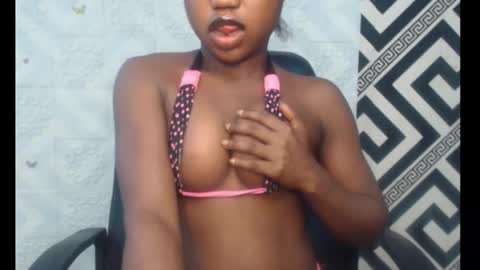 Snapshot of sexy_floral chatting on October 19, 9:21 am Angela online show from October 19, 9:21 am