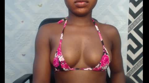 Snapshot of sexy_floral chatting on October 24, 6:15 pm Angela online show from October 24, 6:15 pm