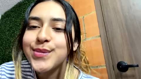 Snapshot of sexy_foxx_ chatting on February 10, 4:47 pm Antonella online show from February 10, 4:47 pm