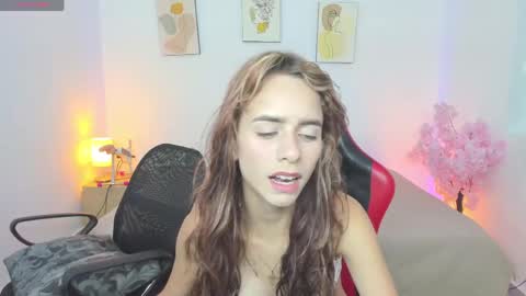 Snapshot of sexy_girl__777 chatting on May 17, 10:17 pm sexy_girl__777 online show from May 17, 10:17 pm