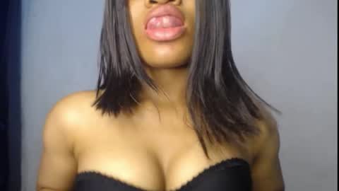 Snapshot of sexy_goddess_pet chatting on May 8, 8:36 pm Ella online show from May 8, 8:36 pm