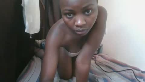 Snapshot of sexy_june20 chatting on February 19, 10:17 pm sexy_june20 online show from February 19, 10:17 pm