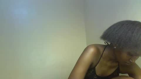 Snapshot of sexy_kaly chatting on October 3, 12:24 pm Sexy kaly online show from October 3, 12:24 pm