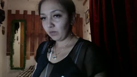 Snapshot of sexy_lolas chatting on December 13, 1:48 am sexy lolas online show from December 13, 1:48 am
