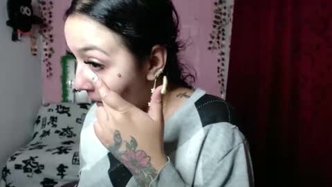 Snapshot of sexy_lolas chatting on March 3, 2:04 am sexy lolas online show from March 3, 2:04 am