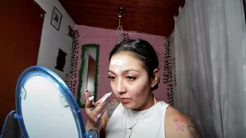 Snapshot of sexy_lolas chatting on September 11, 4:56 am sexy lolas online show from September 11, 4:56 am