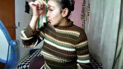 Snapshot of sexy_lolas chatting on September 23, 2:36 am sexy lolas online show from September 23, 2:36 am