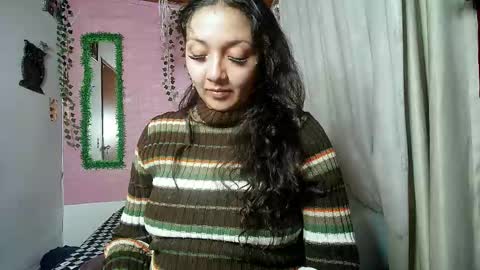 sexy lolas online show from May 22, 6:31 am