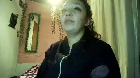 Snapshot of sexy_lolas chatting on June 18, 12:33 am sexy lolas online show from June 18, 12:33 am