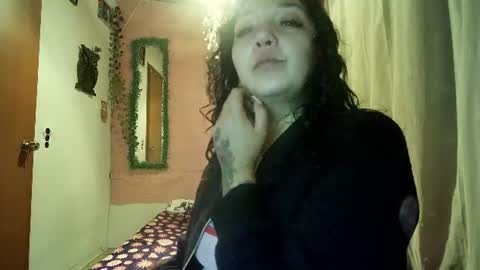 Snapshot of sexy_lolas chatting on July 11, 11:39 pm sexy lolas online show from July 11, 11:39 pm