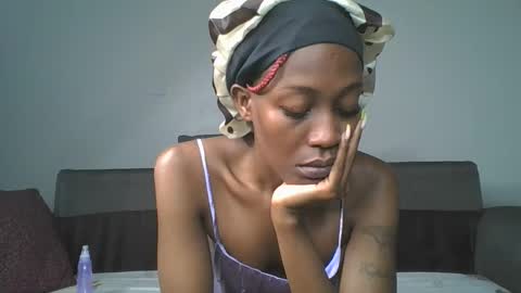 Snapshot of sexy_momah chatting on May 23, 6:29 am SEXY MOMAH online show from May 23, 6:29 am