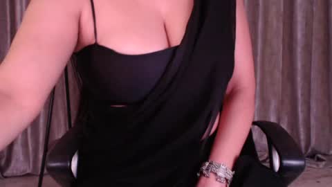 Snapshot of sexy_myra18 chatting on May 27, 4:42 am myra online show from May 27, 4:42 am